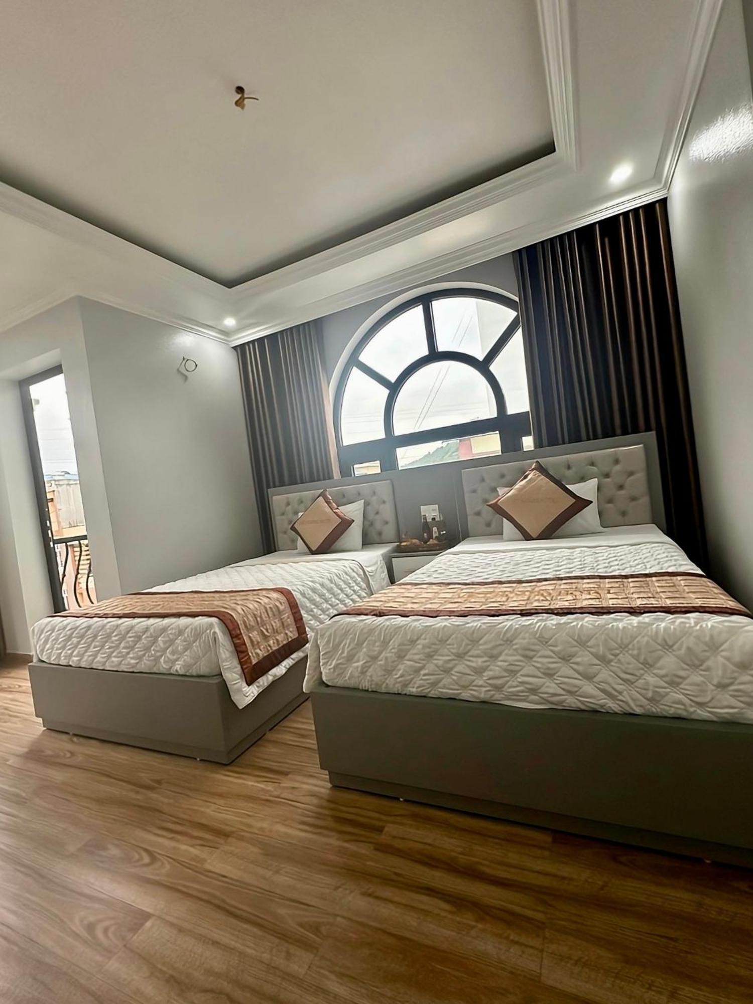 Viet Hoang Hotel Ha Long Buitenkant foto