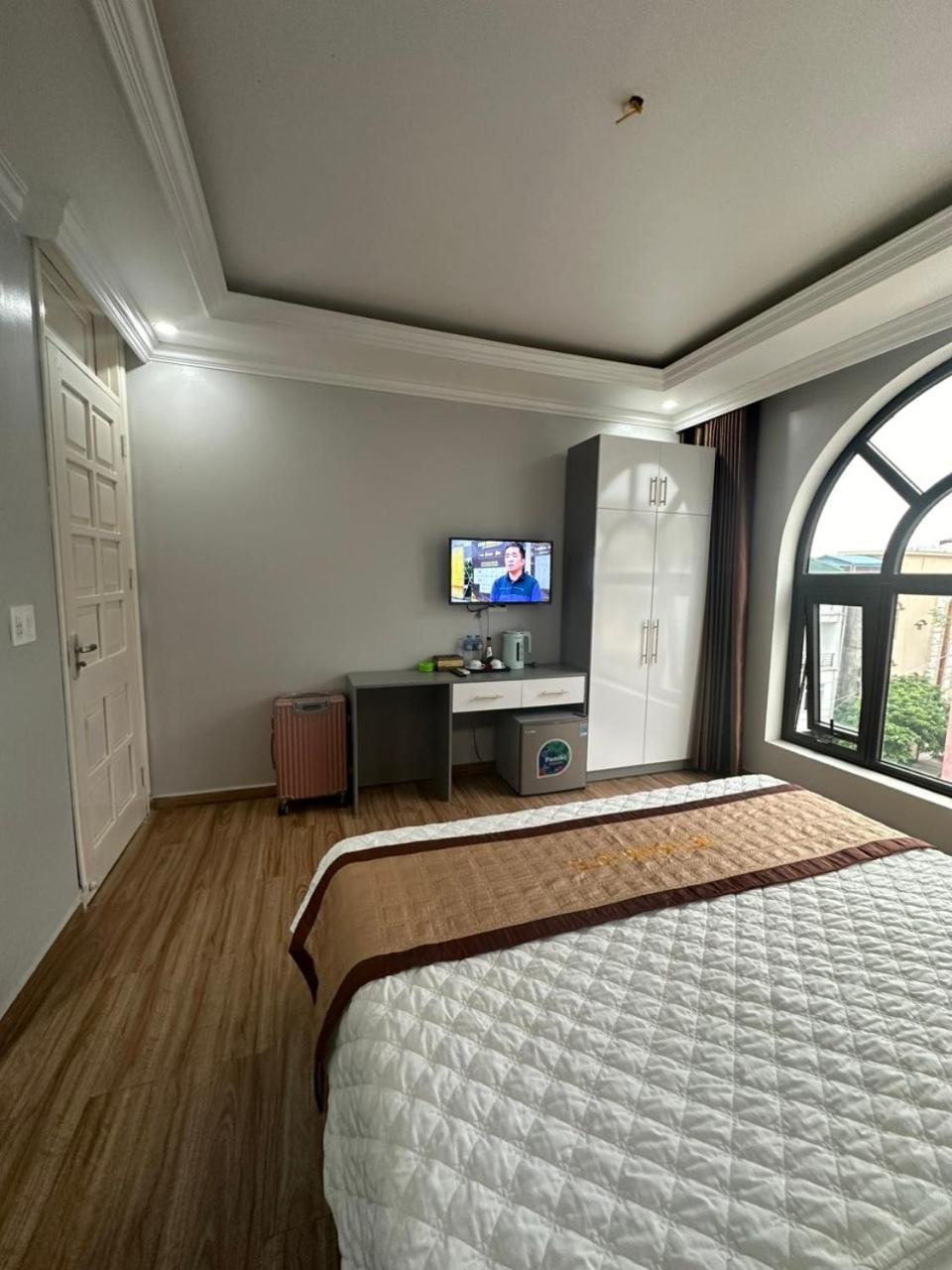 Viet Hoang Hotel Ha Long Buitenkant foto